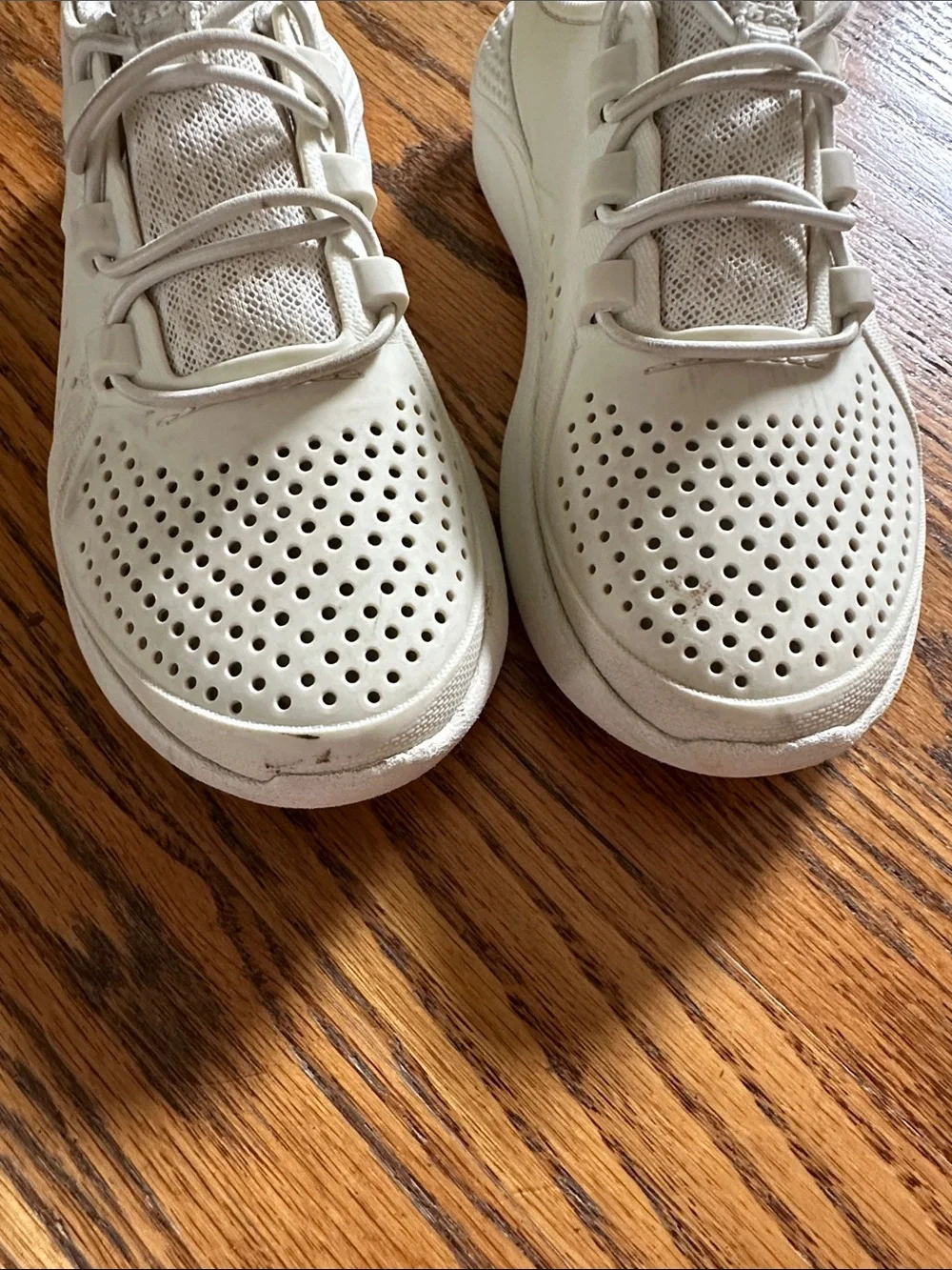 CROCS Kids Cream Water Shoes